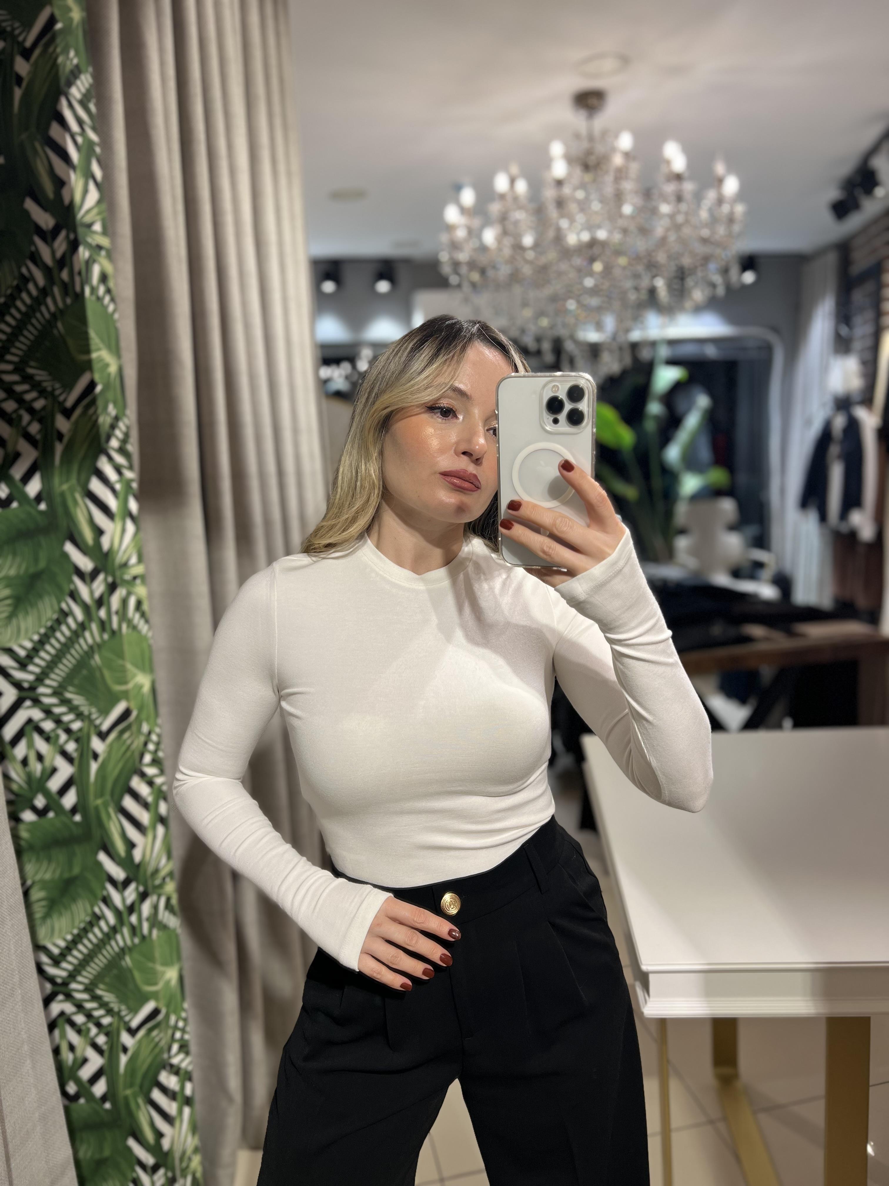 Parmak Geçmeli Ekru Esnek Body