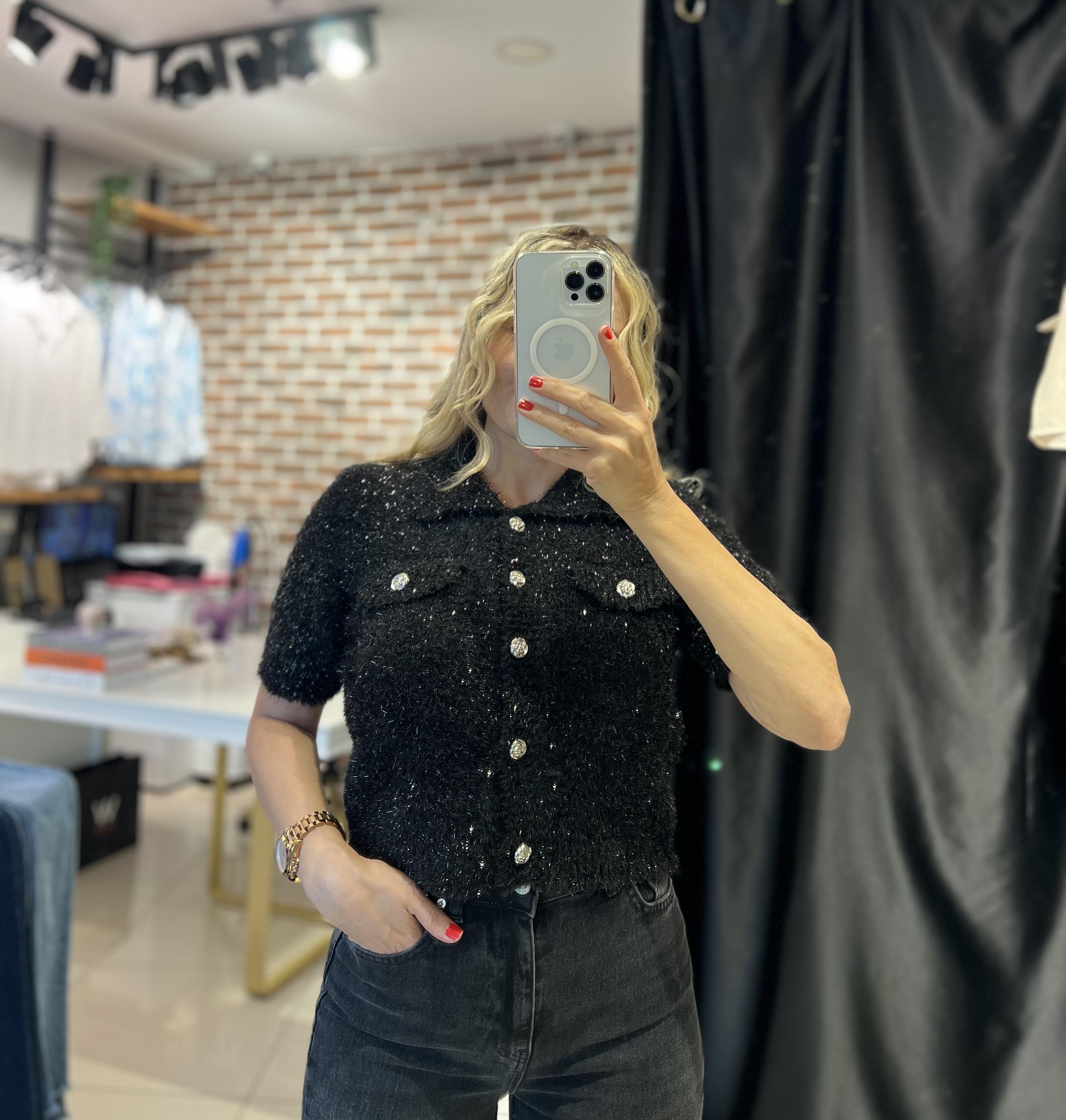 Polo Yaka Düğmeli Simli Siyah Triko Hırka