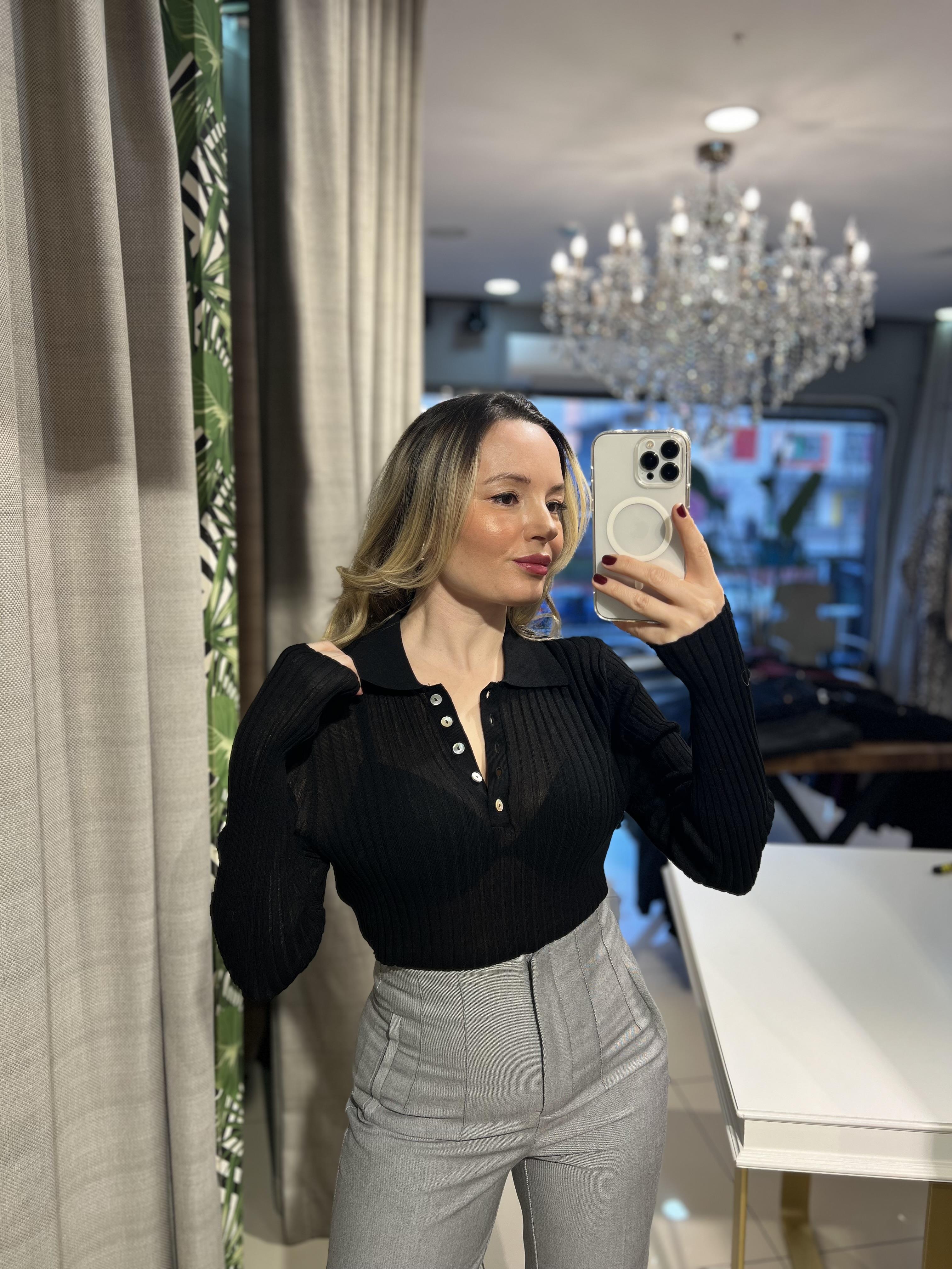 Polo Yaka Düğmeli Siyah İnce Triko Kazak