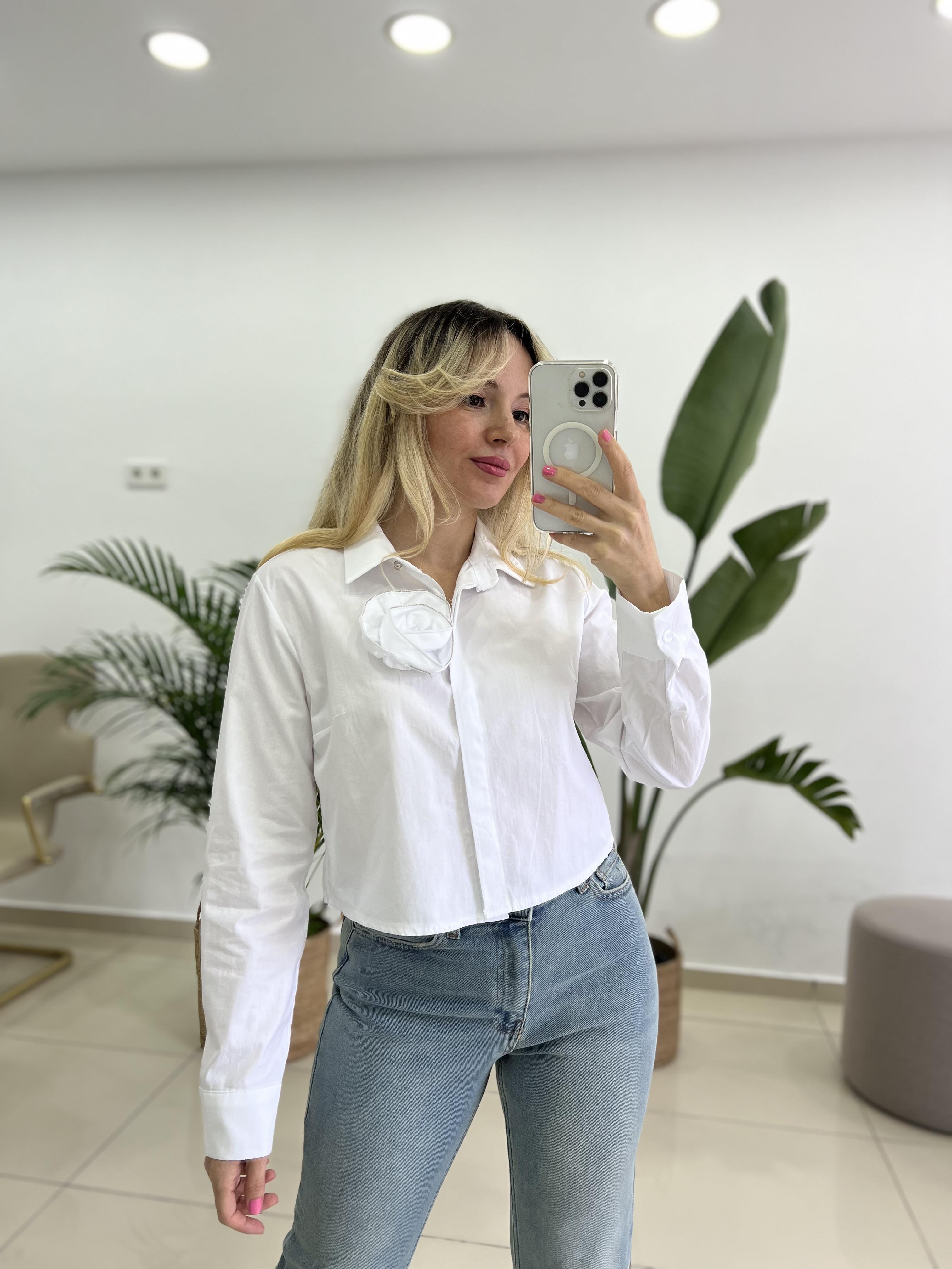 Poplin Dokuda Gül Detaylı Tasarım Crop Gömlek