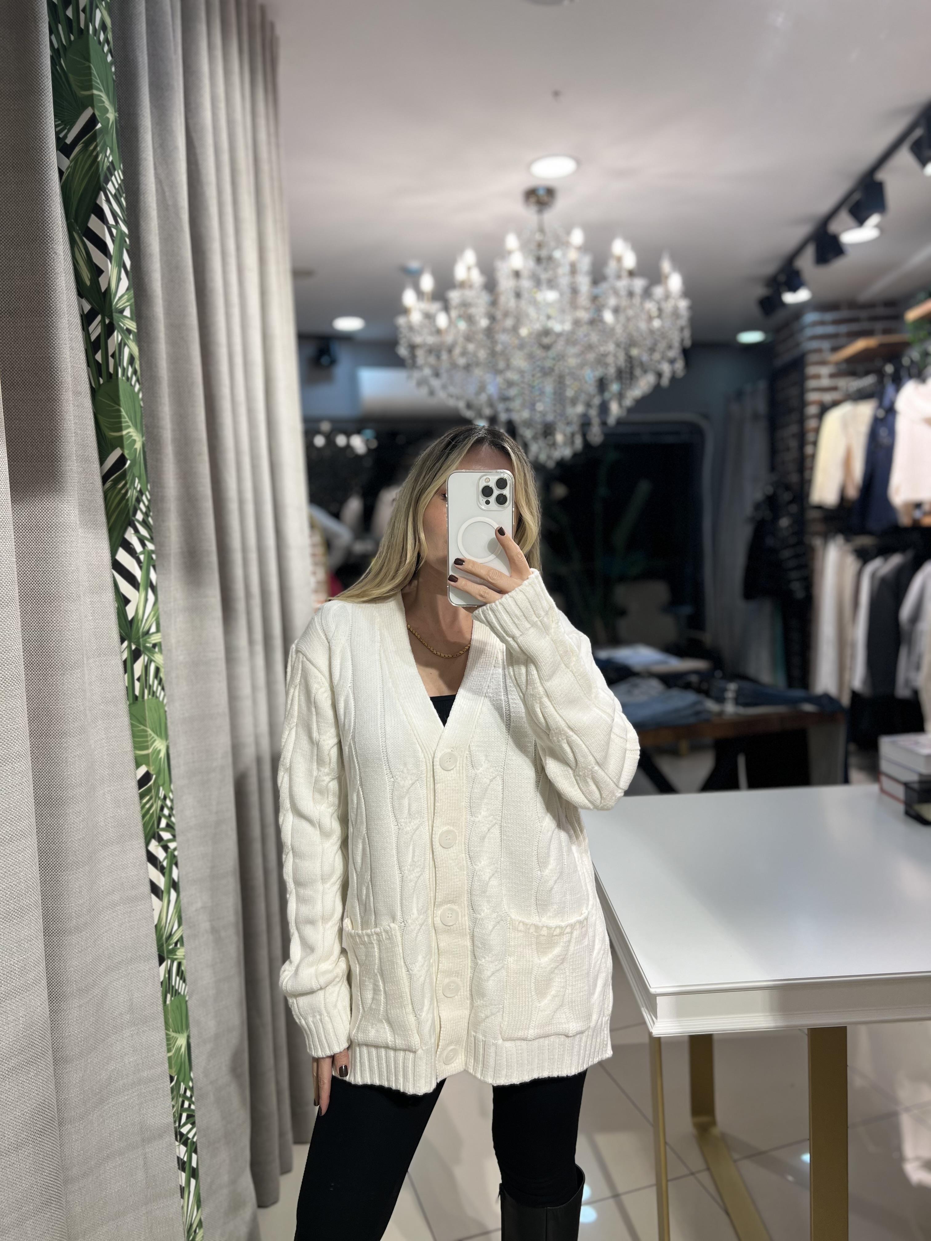 Saç Örgü Düğmeli Ekru Triko Hırka