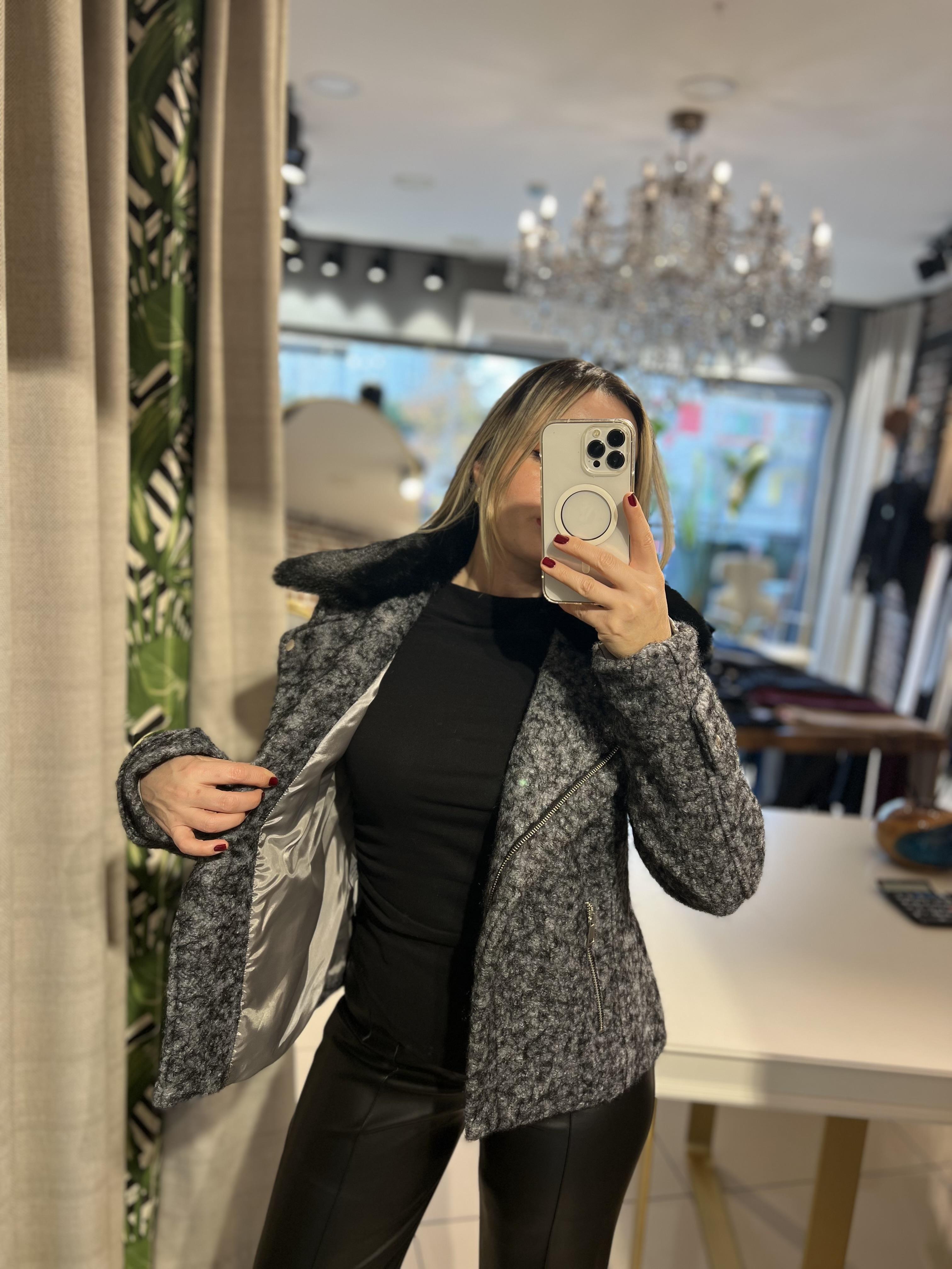 Siyah-Gri Renk Geçişli Boucle Kaban