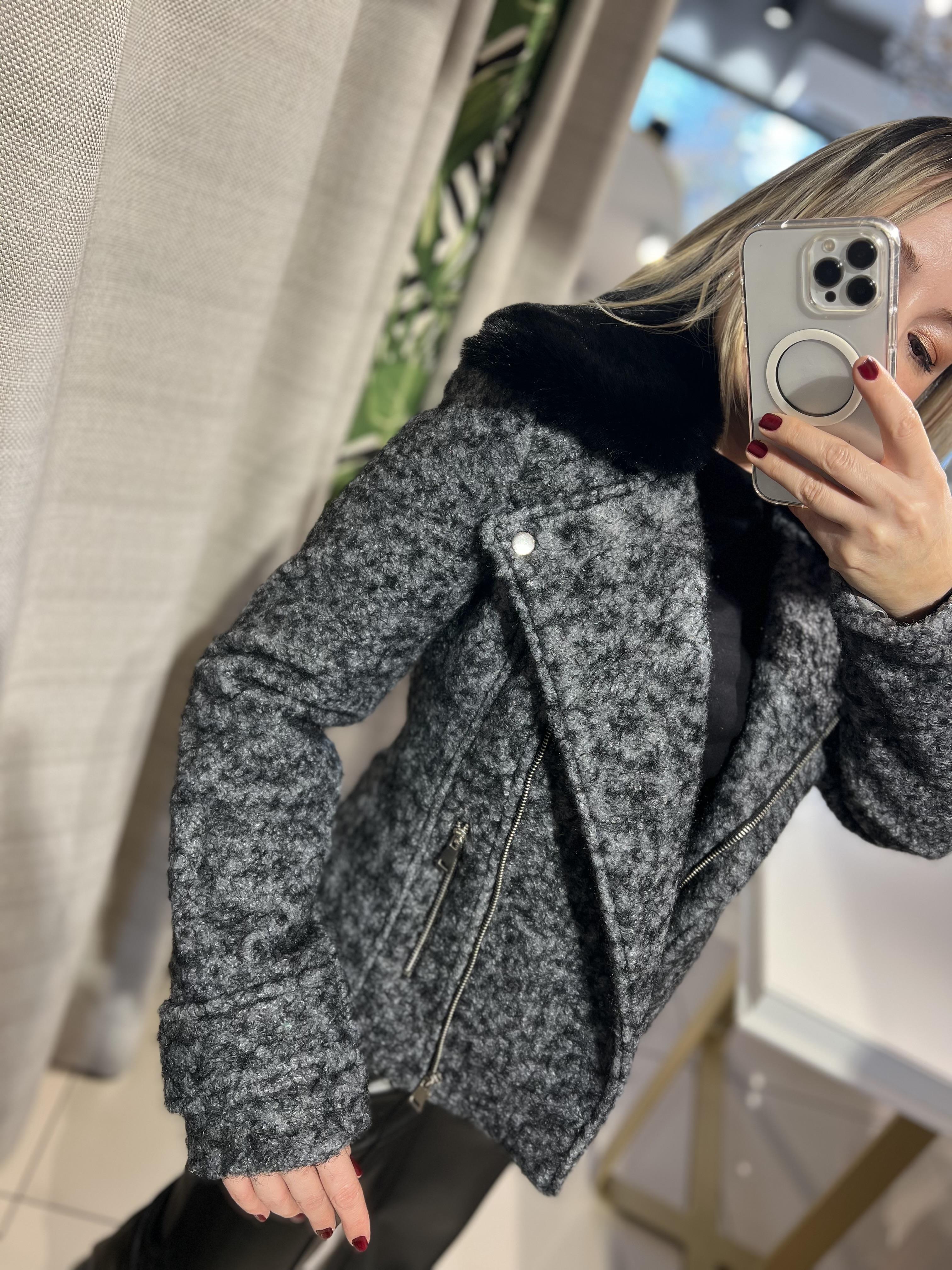 Siyah-Gri Renk Geçişli Boucle Kaban