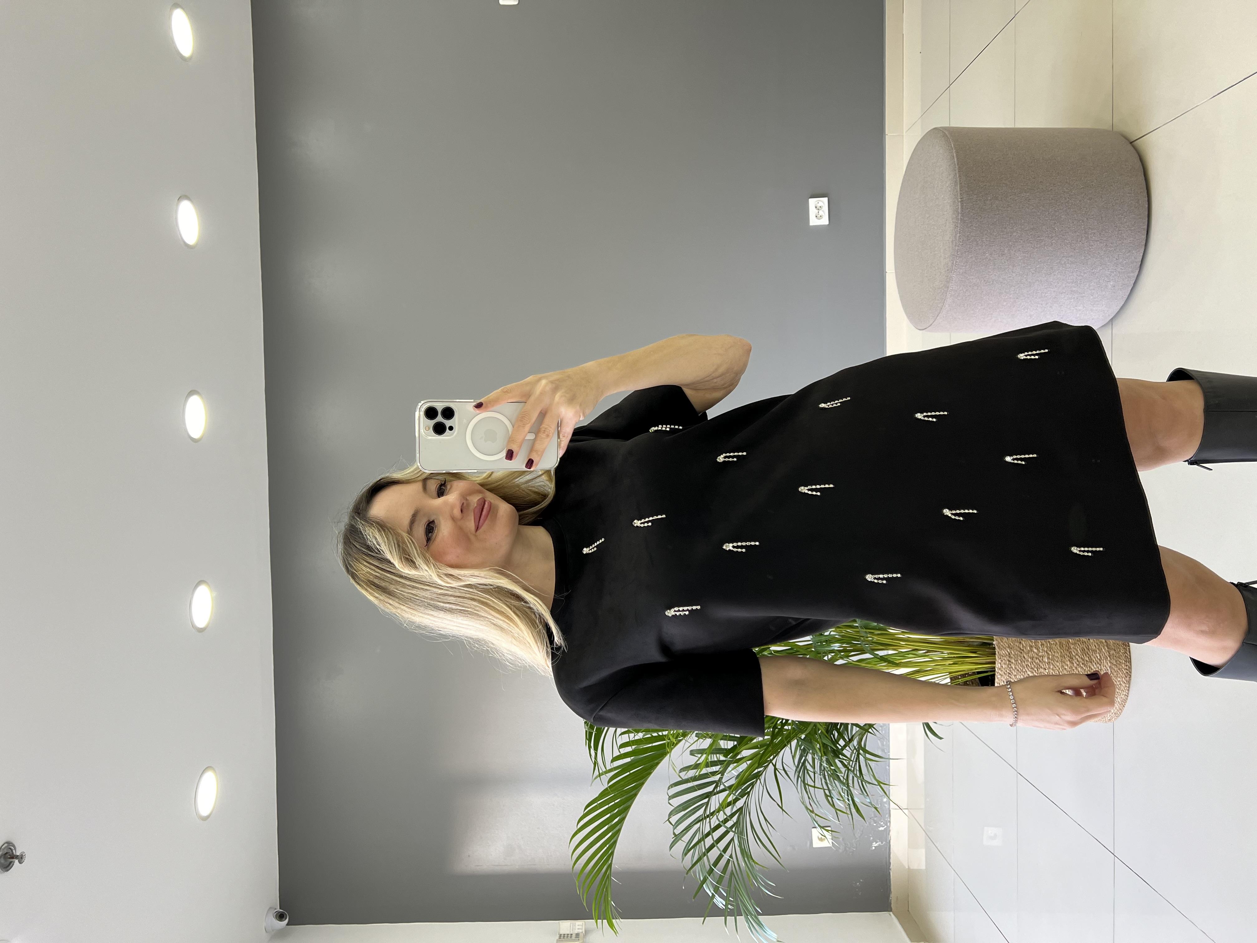 Siyah Nubuk Kumaş Taşlı Elbise 