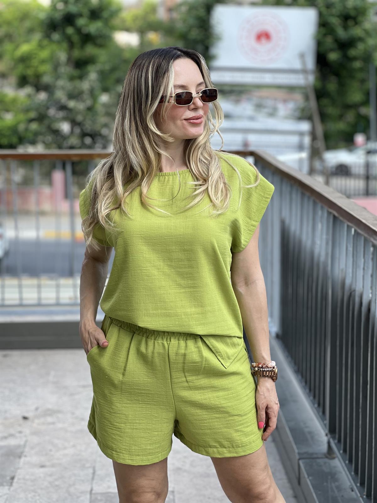 Şortlu Olive Yeşili Keten Takım
