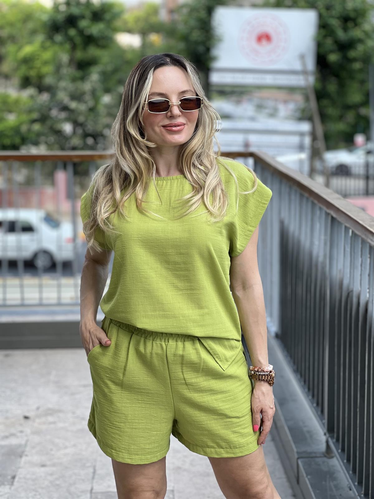 Şortlu Olive Yeşili Keten Takım