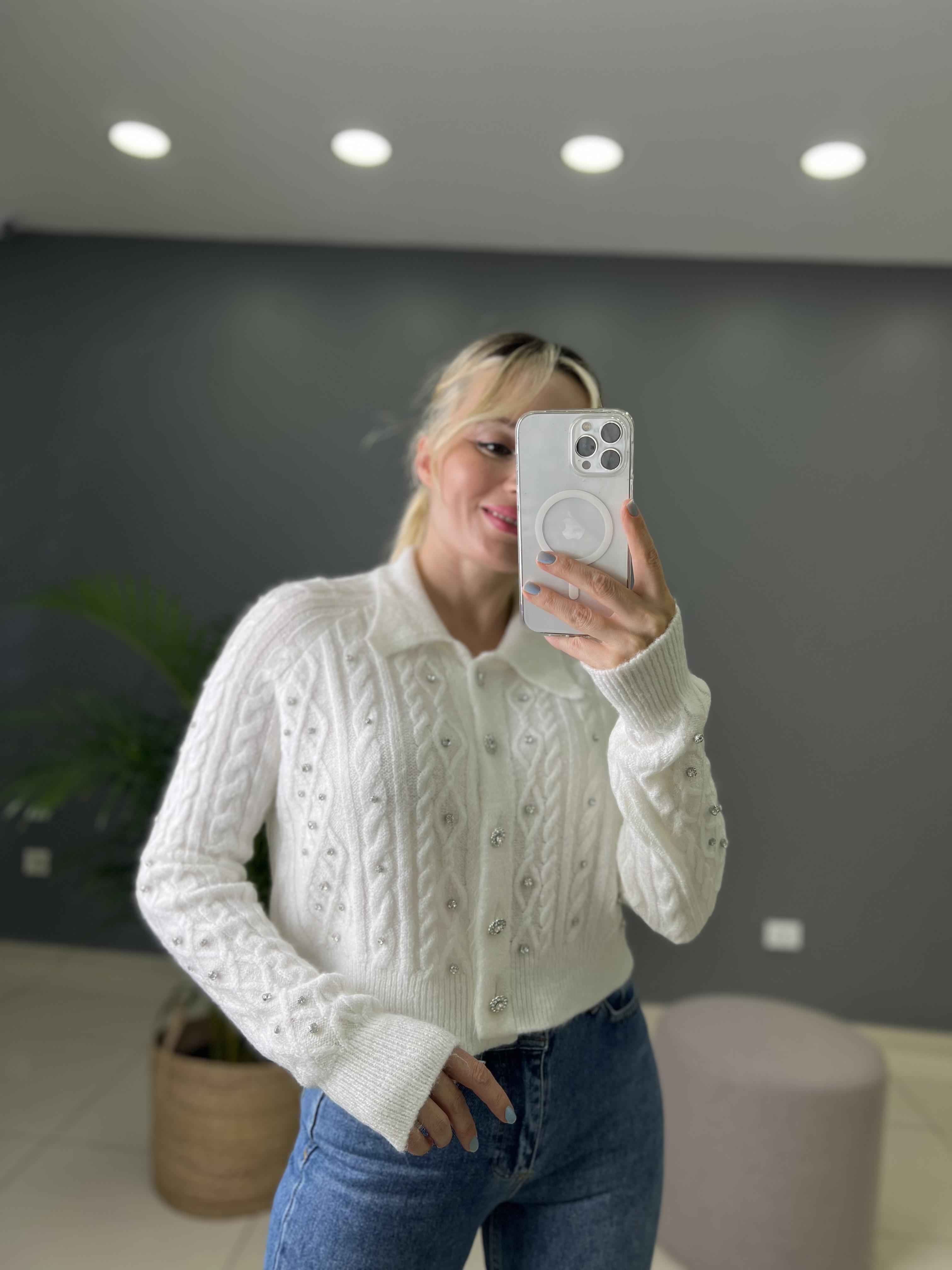 Taş Aksesuarlı Beyaz Triko Crop Hırka
