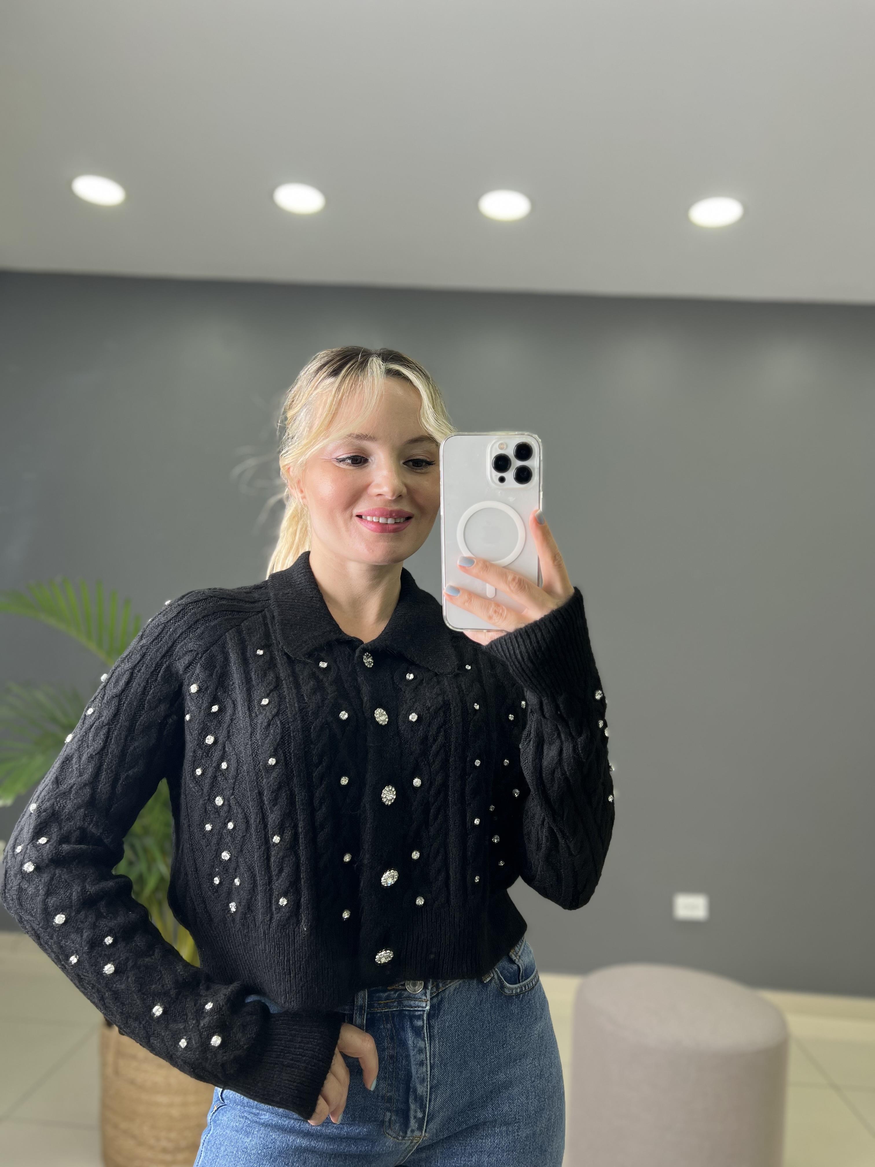 Taş Aksesuarlı Siyah Crop Triko Hırka