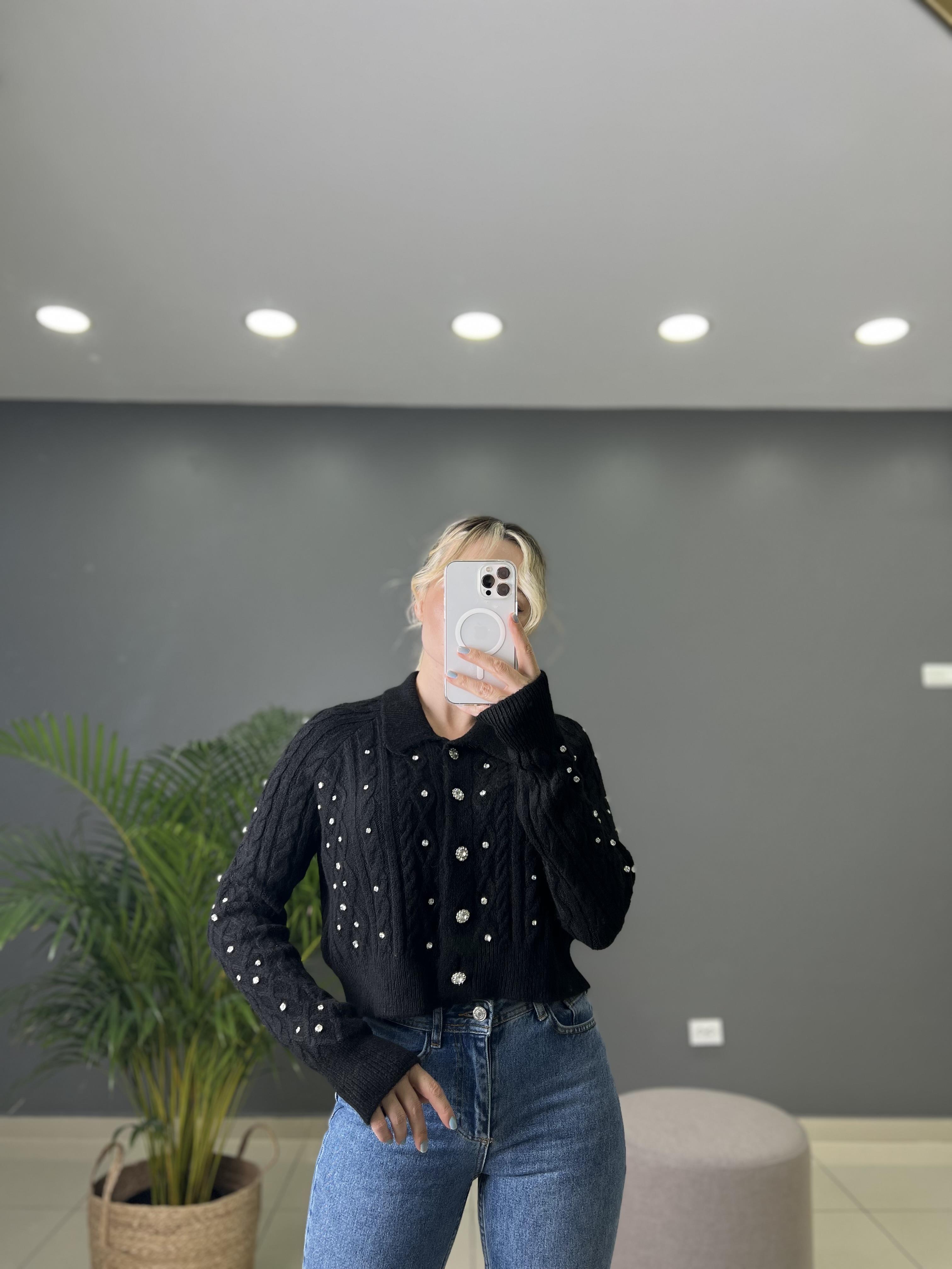 Taş Aksesuarlı Siyah Crop Triko Hırka