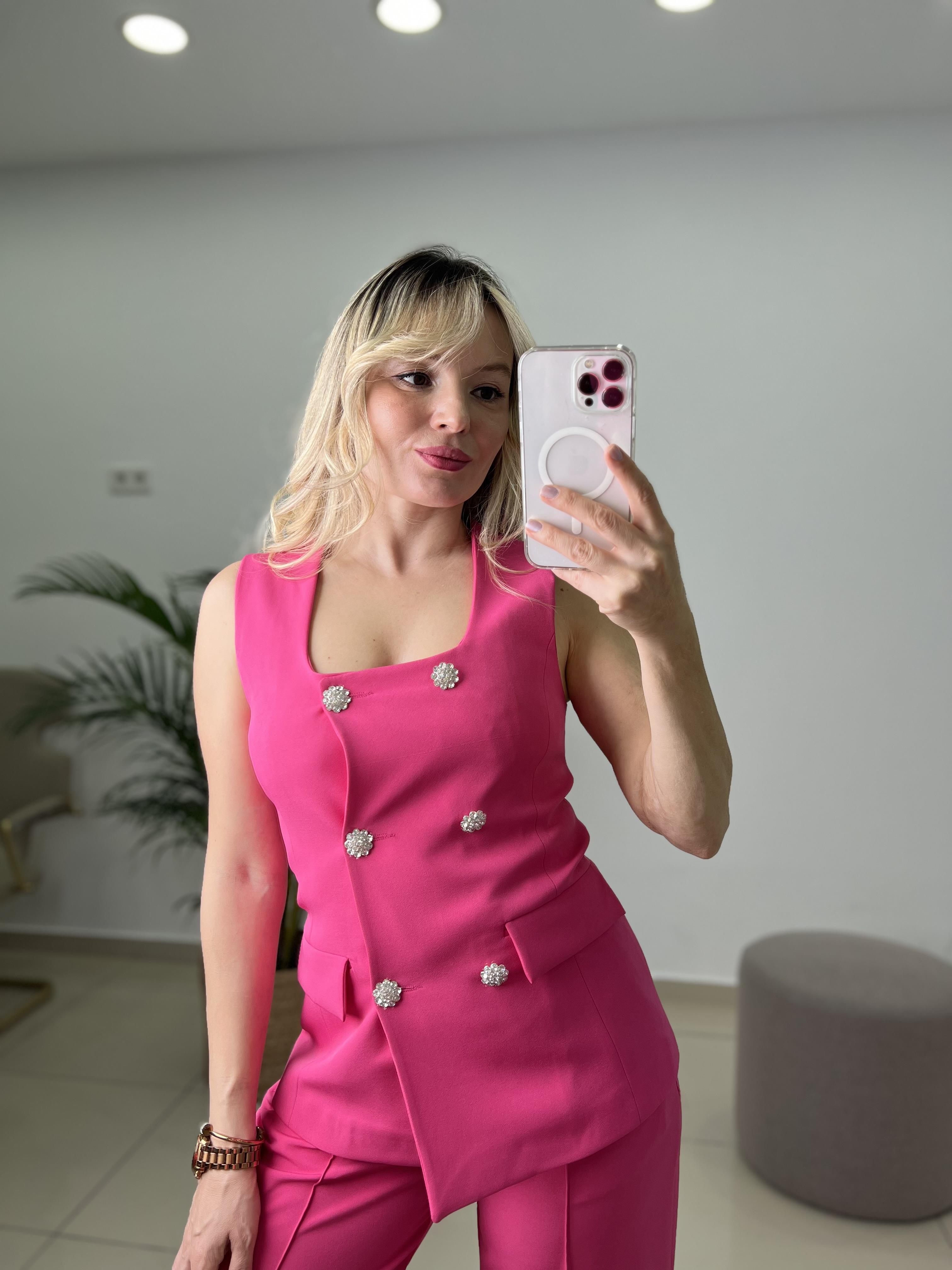 Taş Düğmeli Yelekli Pembe Takım