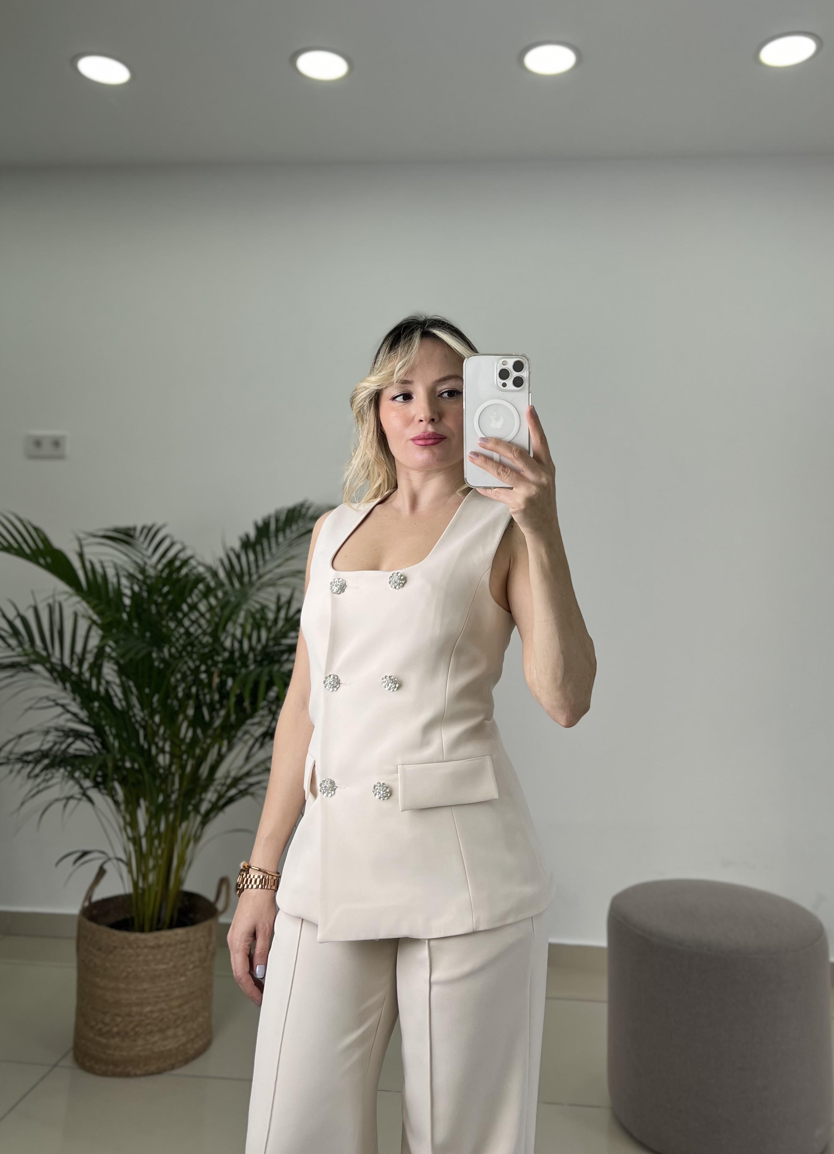 Taş Düğmeli Yelekli Taş Rengi Takım