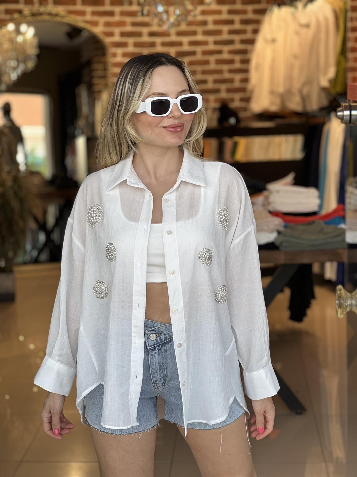 Taşlı Oversize Beyaz Gömlek