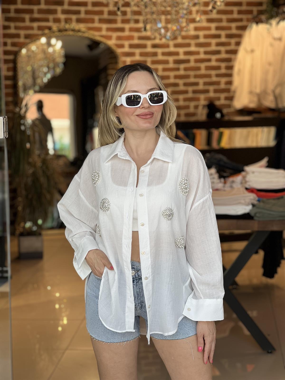 Taşlı Oversize Beyaz Gömlek
