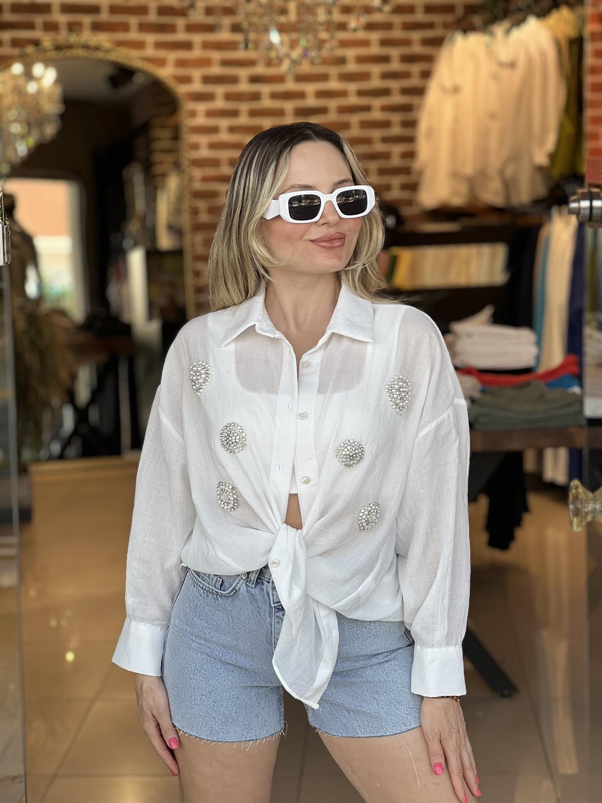 Taşlı Oversize Beyaz Gömlek