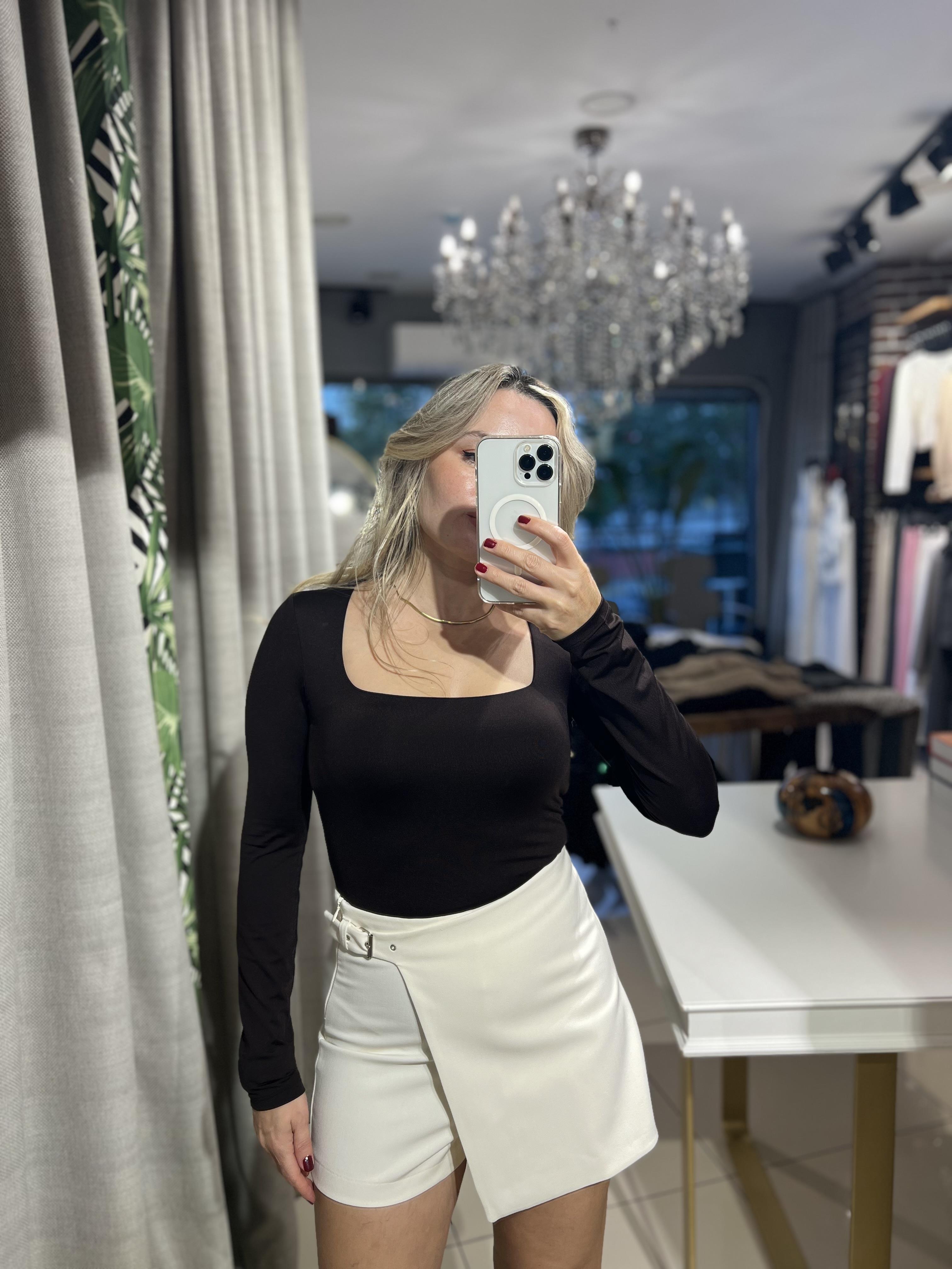 Toka Detaylı Ekru Şort Etek