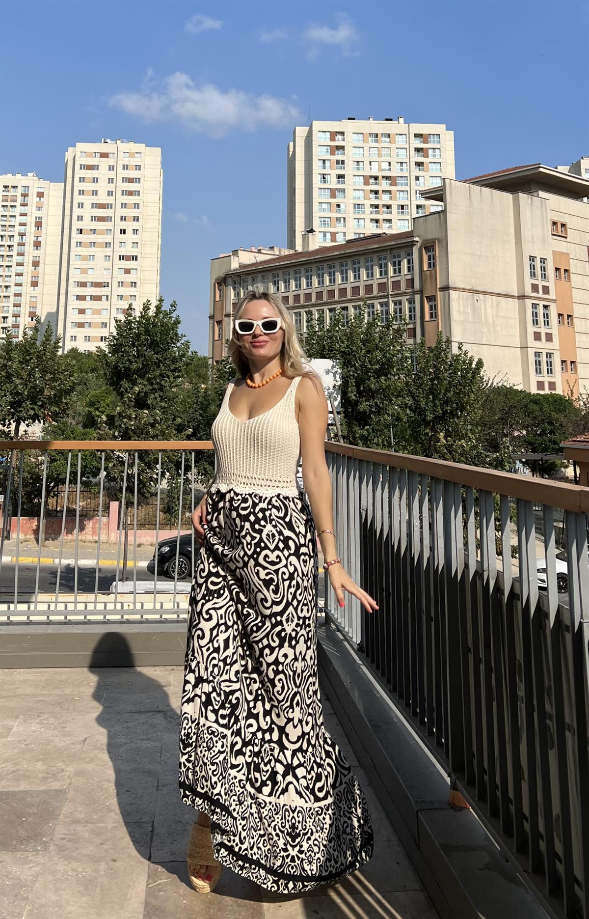 Üst Kısım Ajur Triko Detaylı Elbise