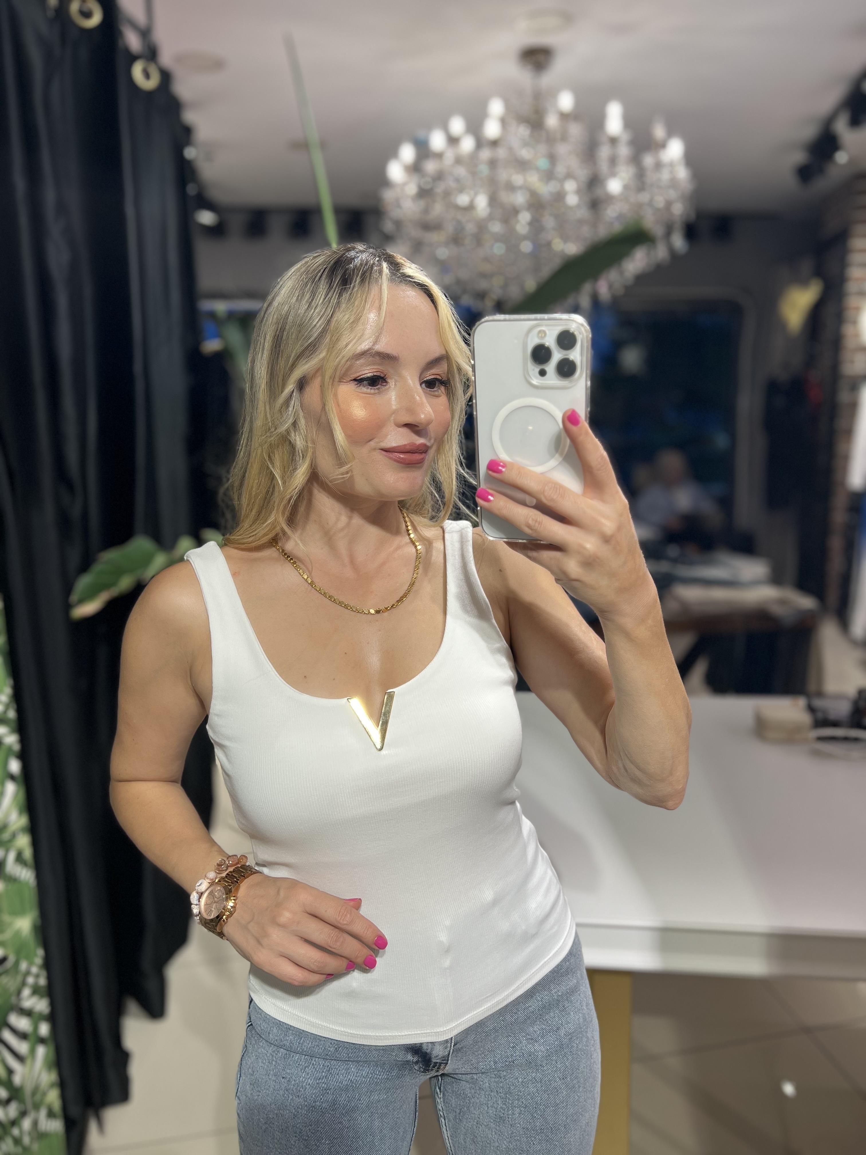 V Demir Detaylı Beyaz Atlet