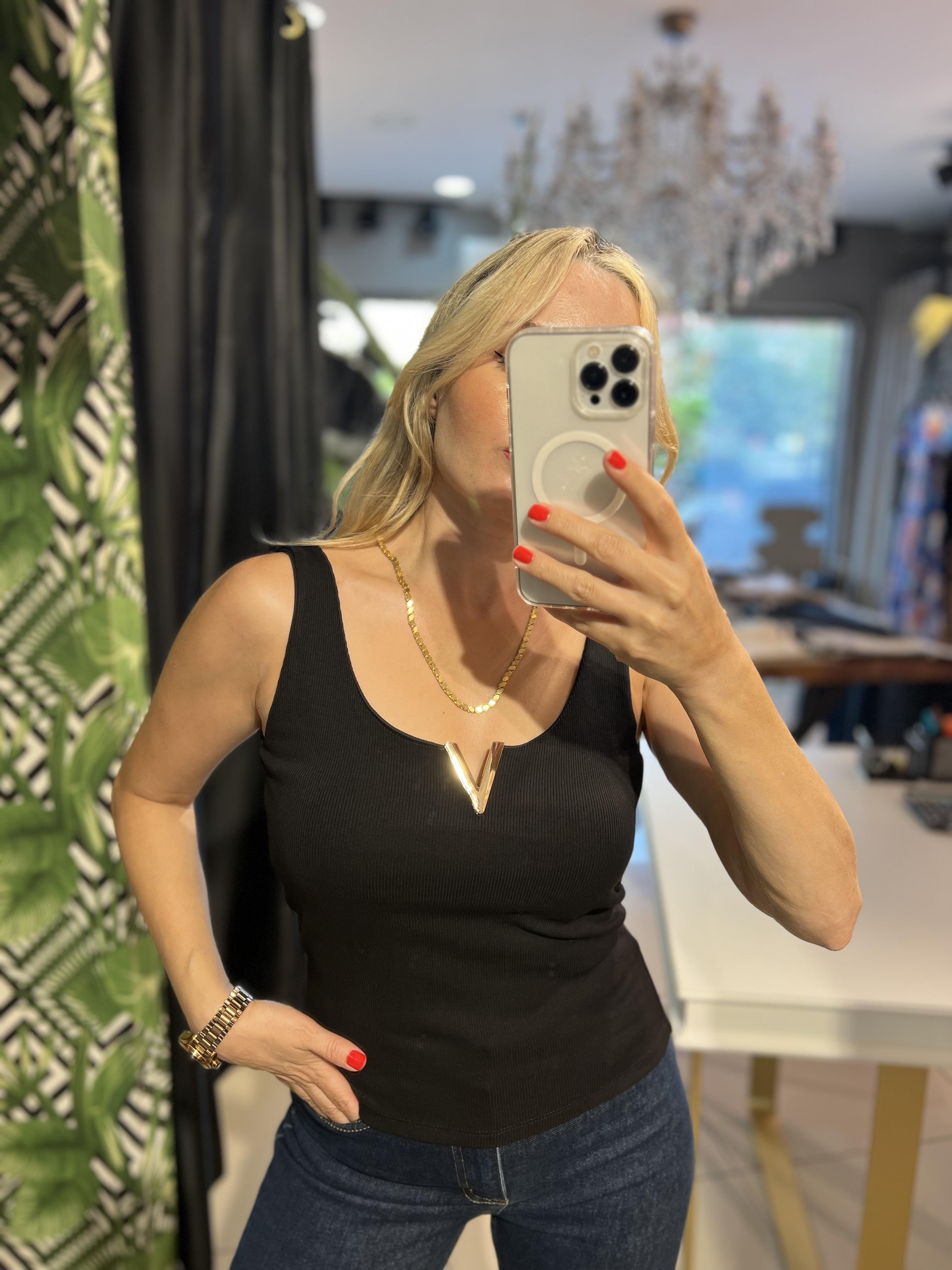 V Demir Detaylı Siyah Atlet