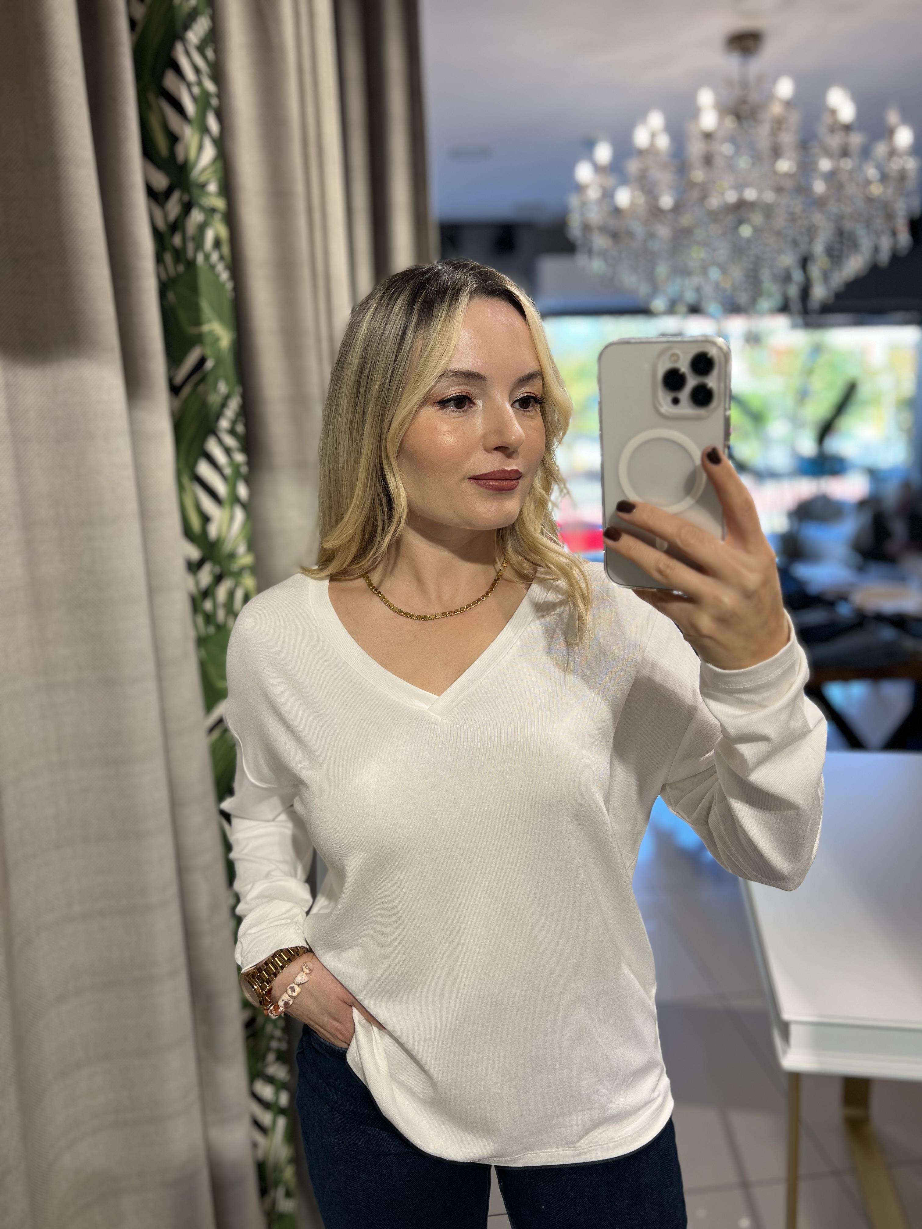 V Yaka Ekru Likralı Penye Bluz