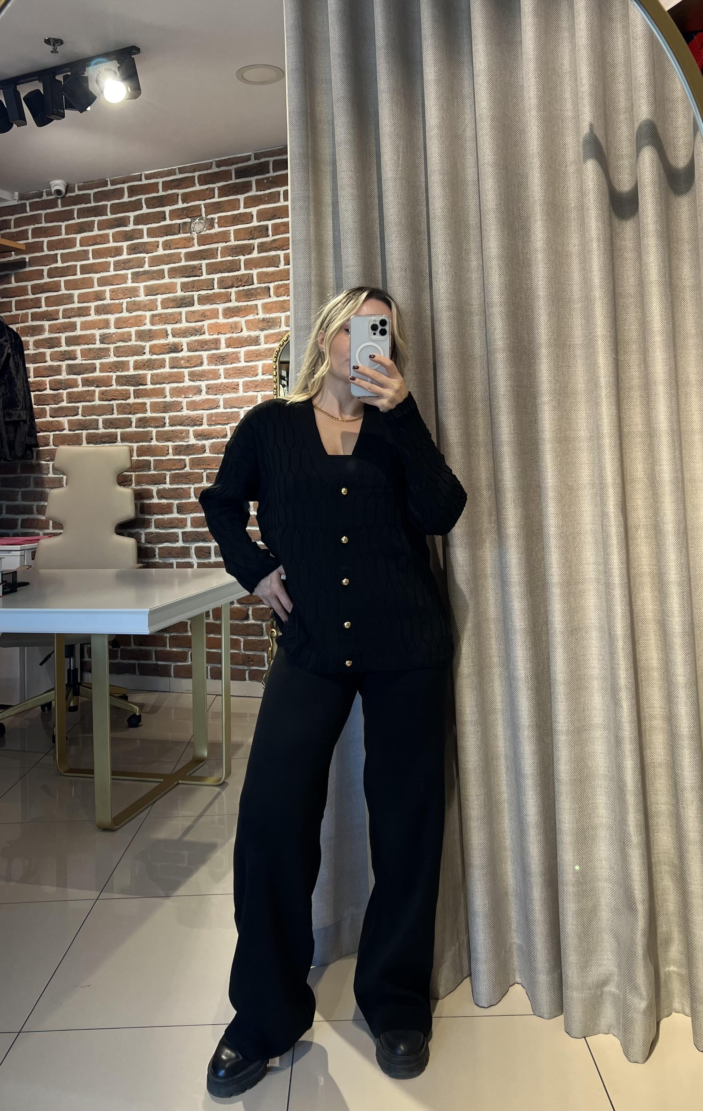 Yürütmeli Hırkalı Siyah Takım