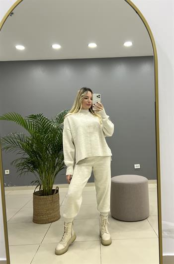  Yarım Balıkçı Yaka Taş Triko Takım