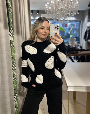 Angora Dalmaçyalı İncili Siyah Kazak