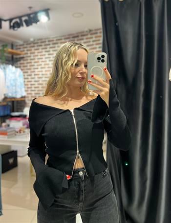 Bardot Yaka Siyah Fermuarlı Triko Hırka