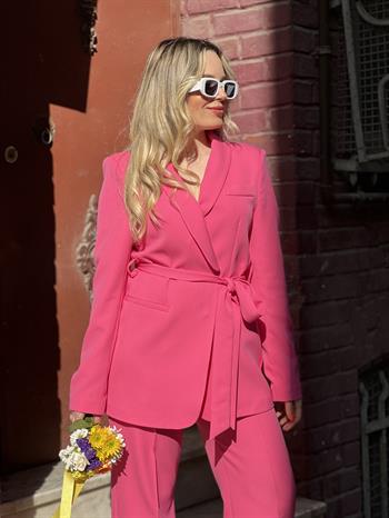 Belden Kuşaklı Takım Elbise