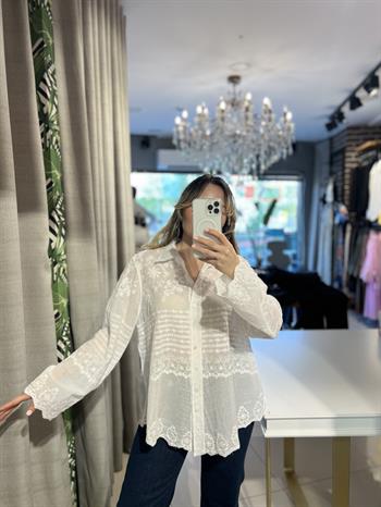 Beyaz İthal Keten İşlemeli Gömlek