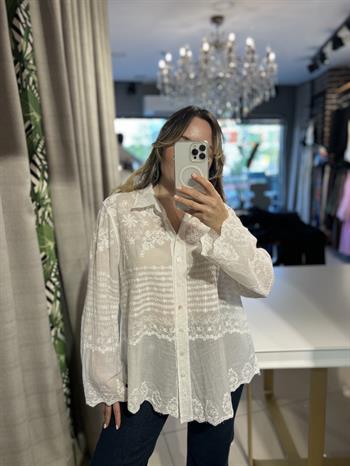 Beyaz İthal Keten İşlemeli Gömlek