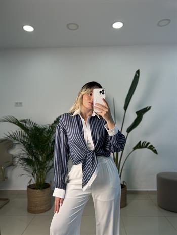 Beyaz Yakalı Çizgili Lacivert Gömlek