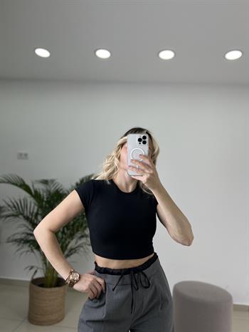 Bisiklet Yaka Basıc Siyah Crop Tişört 