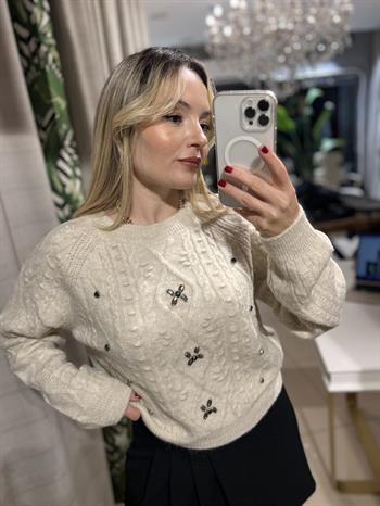 Bisiklet Yaka Önü Taş İşlemeli Bej Kazak