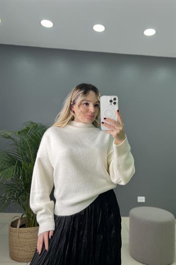 Çift Katlı Dik Yaka Ekru Triko