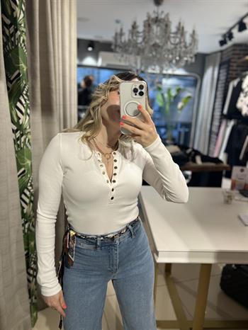 Çıtçıtlı Düğme Detaylı Uzun Kollu Ekru Bluz