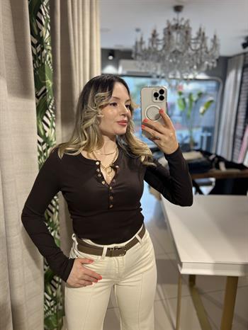 Çıtçıtlı Düğme Detaylı Uzun Kollu Kahverengi Bluz