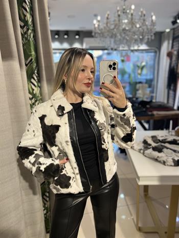 Desenli İnce Dokulu Kürk