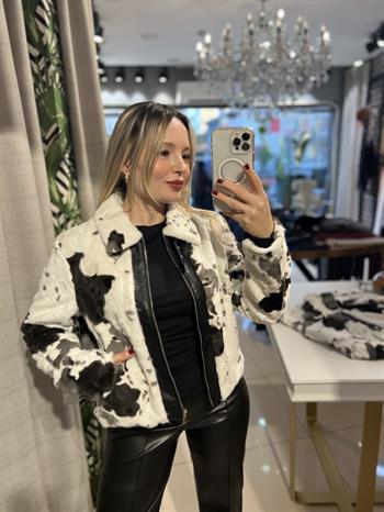 Desenli İnce Dokulu Kürk