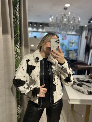 Desenli İnce Dokulu Kürk