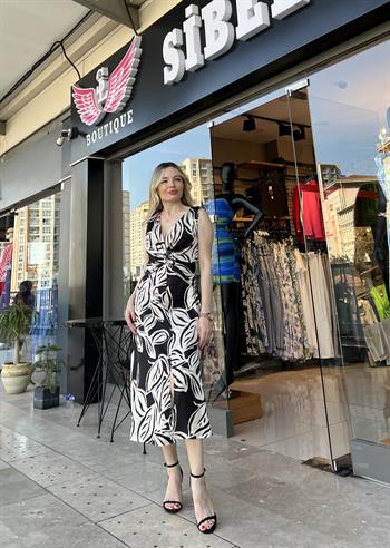 Siyah Desenli Önü Burgu Detaylı Elbise