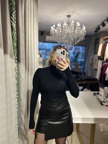 Dik Yaka  Uzun Kol Siyah Body 