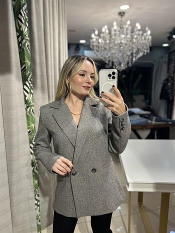 Düğmeli Gri Yünlü Ceket