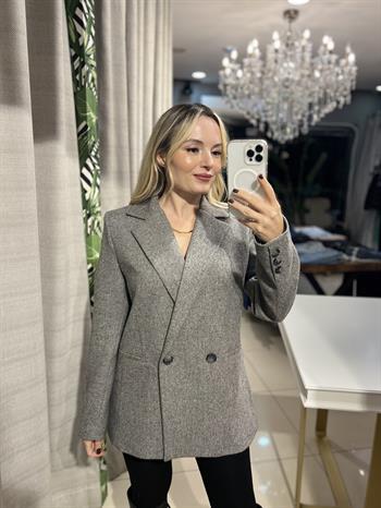 Düğmeli Gri Yünlü Ceket