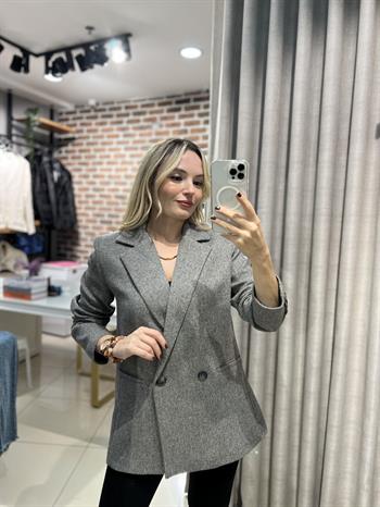 Düğmeli Gri Yünlü Ceket