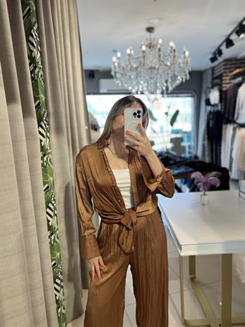 Fındık Rengi Saten Gömlek-Pantolon Takım