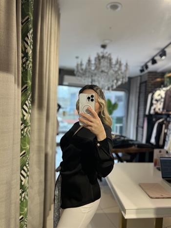 Fular Bağlamalı Siyah Bluz
