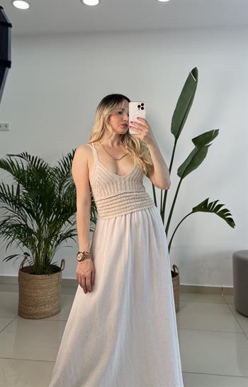 Göğüs Kısmı Örme Detaylı Askılı Midi Elbise