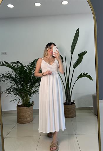 Göğüs Kısmı Örme Detaylı Beyaz Midi Elbise