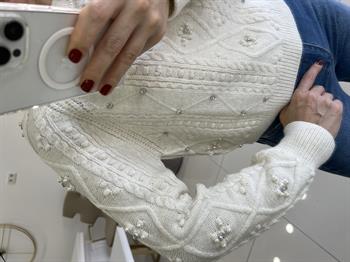 İnci ve Taş Detaylı Ekru Triko Kazak