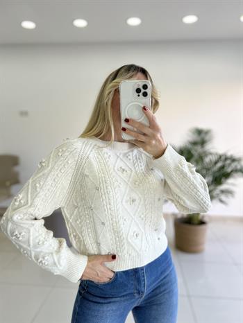 İnci ve Taş Detaylı Ekru Triko Kazak